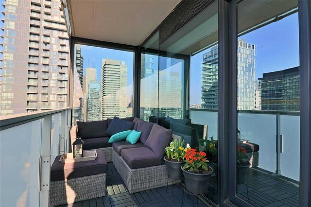 2806 - 11 Charlotte St, Condo with 2 bedrooms, 1 bathrooms and 1 parking in Toronto ON | Image 19