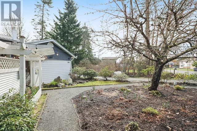 546 Pritchard Rd, House detached with 5 bedrooms, 3 bathrooms and 4 parking in Comox BC | Image 40