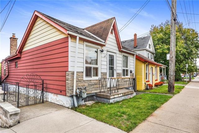 510 John Street N, House detached with 2 bedrooms, 1 bathrooms and null parking in Hamilton ON | Image 3
