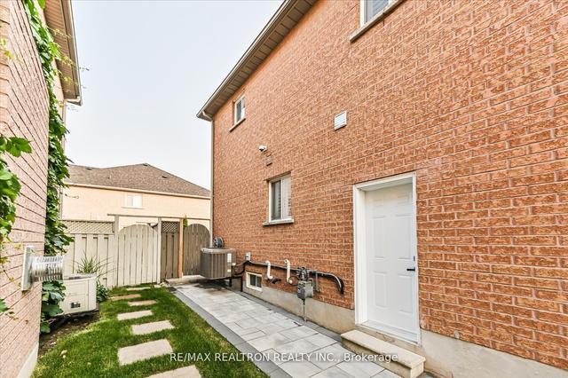 7 Kingly Crest Way, House semidetached with 3 bedrooms, 4 bathrooms and 3 parking in Vaughan ON | Image 32