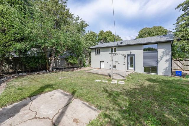 694 Upper Ottawa St, House detached with 2 bedrooms, 2 bathrooms and 3 parking in Hamilton ON | Image 16