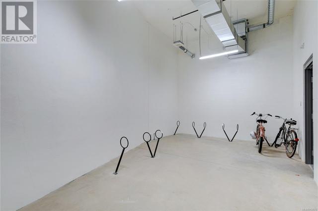 ONE OF SEVERAL BIKE ROOMS | Image 42