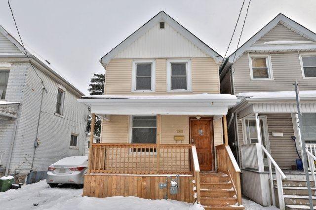 246 Rosslyn Ave N, House detached with 3 bedrooms, 1 bathrooms and null parking in Hamilton ON | Image 1