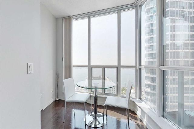 2710 - 8 York St, Condo with 2 bedrooms, 2 bathrooms and 1 parking in Toronto ON | Image 3