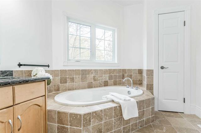 67 King St, House detached with 3 bedrooms, 4 bathrooms and 8 parking in Guelph ON | Image 3