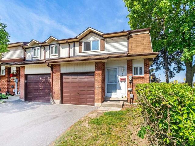 2 Parker Cres, Townhouse with 3 bedrooms, 2 bathrooms and 2 parking in Ajax ON | Image 1