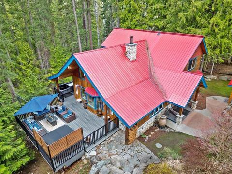 3195 Heddle Road, House detached with 3 bedrooms, 2 bathrooms and null parking in Central Kootenay F BC | Card Image