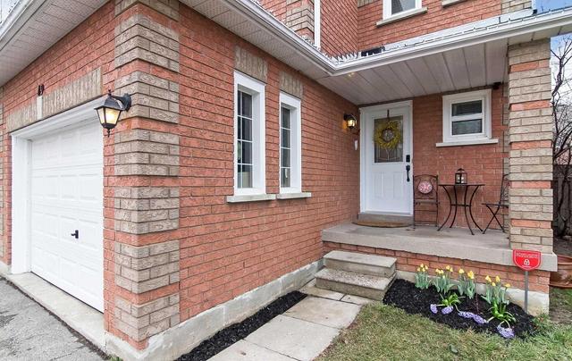 49 Sunley Cres, House detached with 3 bedrooms, 4 bathrooms and 4 parking in Brampton ON | Image 2