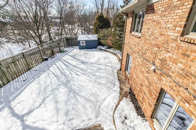2026 Foster Crt, House detached with 2 bedrooms, 3 bathrooms and 6 parking in Burlington ON | Image 17
