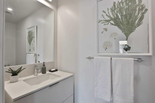 09 - 55 Nicholas Ave, Townhouse with 3 bedrooms, 3 bathrooms and 1 parking in Toronto ON | Image 2