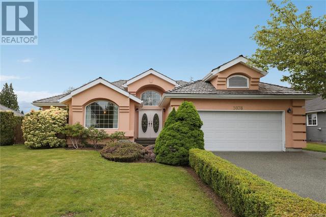 3078 Crown Isle Dr, House detached with 3 bedrooms, 2 bathrooms and 4 parking in Courtenay BC | Card Image