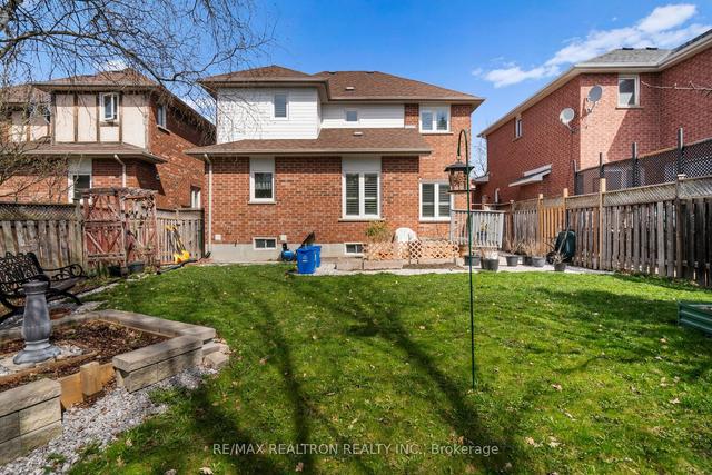 834 Surin Crt, House detached with 3 bedrooms, 4 bathrooms and 6 parking in Newmarket ON | Image 33