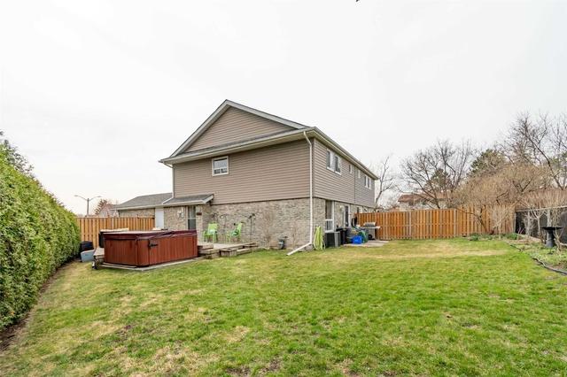 30 Thatcher Crt, House semidetached with 3 bedrooms, 3 bathrooms and 4 parking in Brampton ON | Image 27