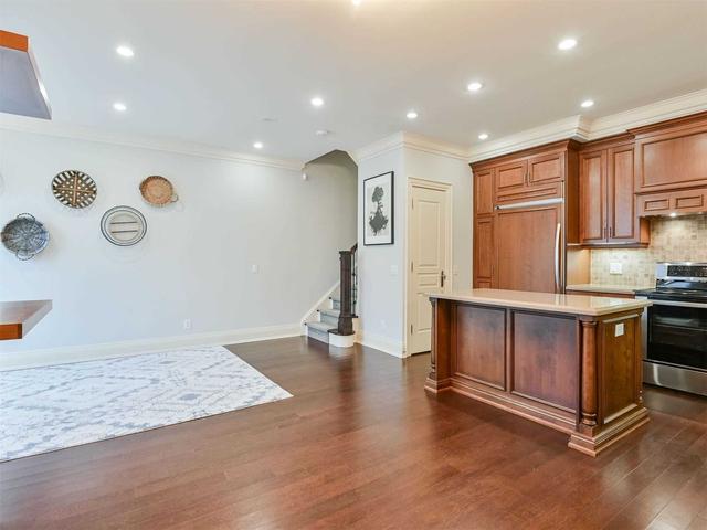th 37 - 25 Greenview Ave, Townhouse with 3 bedrooms, 3 bathrooms and 2 parking in Toronto ON | Image 2
