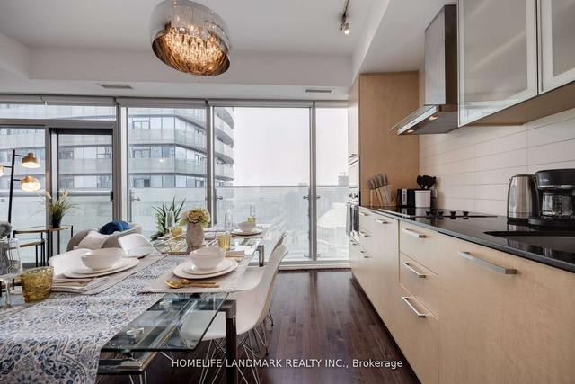 3806 - 14 York St, Condo with 2 bedrooms, 1 bathrooms and 1 parking in Toronto ON | Image 3