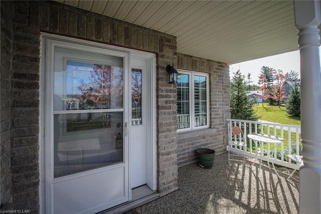 41 Chestnut Lane, House attached with 2 bedrooms, 2 bathrooms and 3 parking in Wasaga Beach ON | Image 4