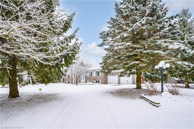 7539 Sideroad 7 Road E, House detached with 5 bedrooms, 2 bathrooms and null parking in Wellington North ON | Image 13