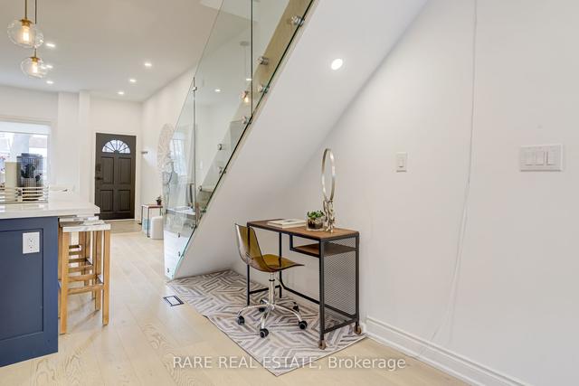 89 Palmerston Ave, House semidetached with 2 bedrooms, 3 bathrooms and 1 parking in Toronto ON | Image 4