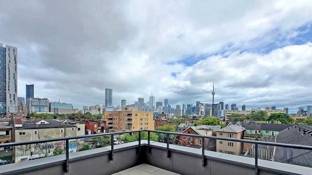 1023 - 297 College St, Condo with 2 bedrooms, 2 bathrooms and 0 parking in Toronto ON | Image 24