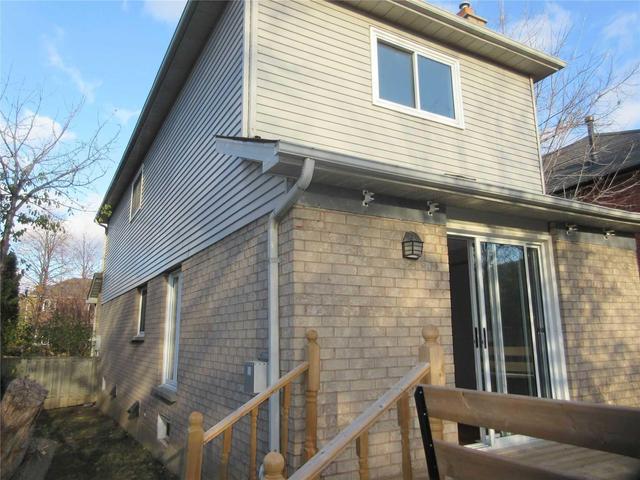 7236 Seabreeze Dr, House detached with 3 bedrooms, 2 bathrooms and 2 parking in Mississauga ON | Image 4