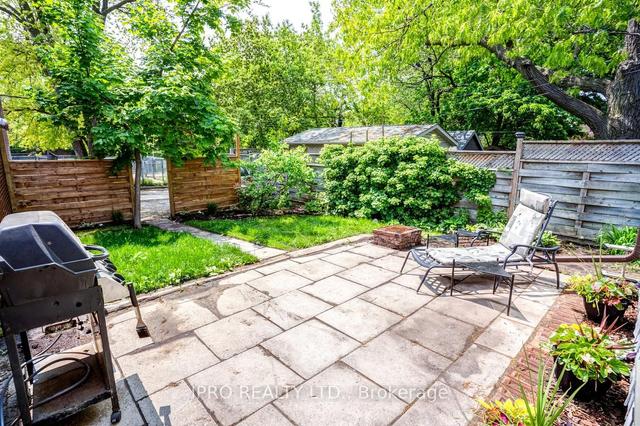 2131 Gerrard St E, House detached with 3 bedrooms, 3 bathrooms and 3 parking in Toronto ON | Image 29