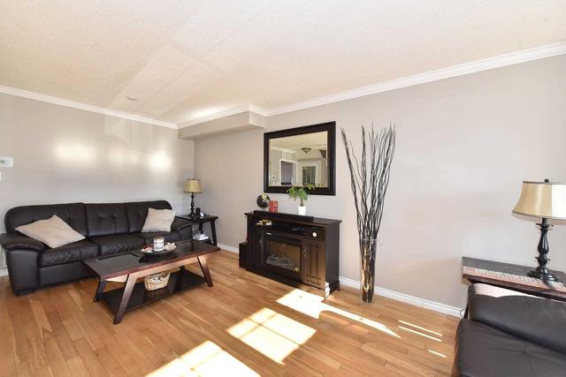 1632 Canadore Cres, House detached with 3 bedrooms, 2 bathrooms and 4 parking in Oshawa ON | Image 2
