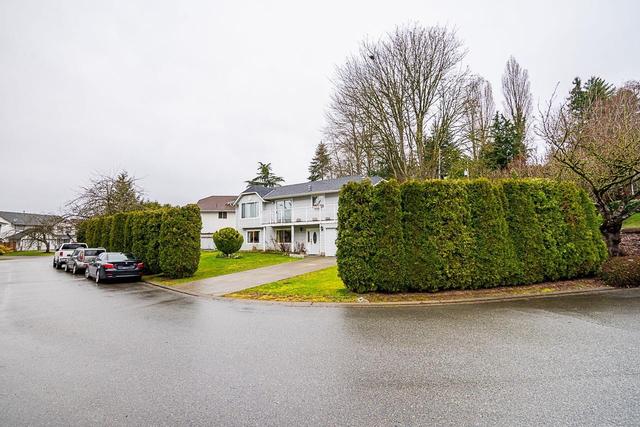 10238 Sheaves Court, House detached with 5 bedrooms, 2 bathrooms and 4 parking in Delta BC | Image 2