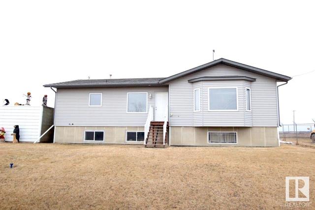 5075 47 Av, House detached with 5 bedrooms, 3 bathrooms and null parking in Lamont AB | Image 1
