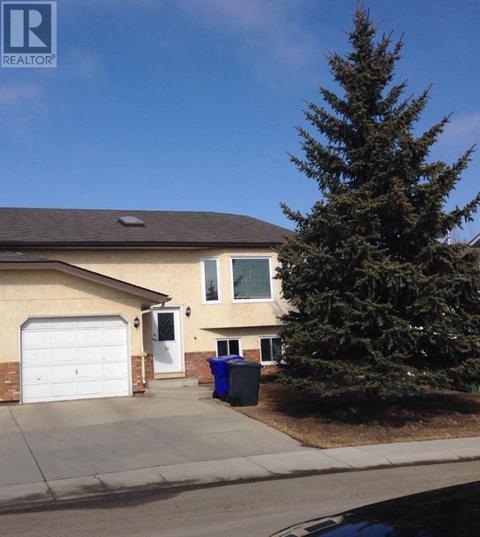 34 Beech Crescent, Olds, AB, T4H1L8 | Card Image