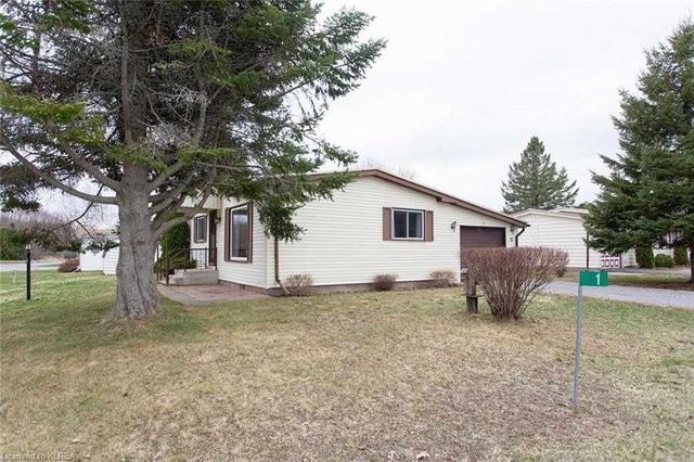 1 Cedar St, Home with 3 bedrooms, 2 bathrooms and 3 parking in Kawartha Lakes ON | Image 38