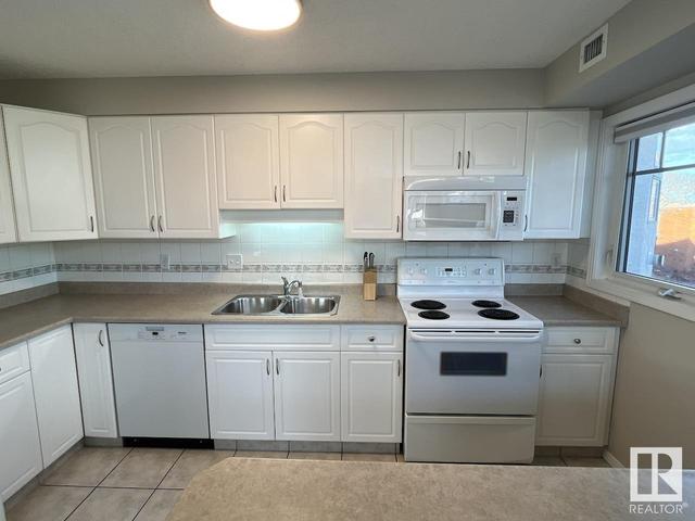 402 - 8909 100 St Nw, Condo with 2 bedrooms, 2 bathrooms and 1 parking in Edmonton AB | Card Image