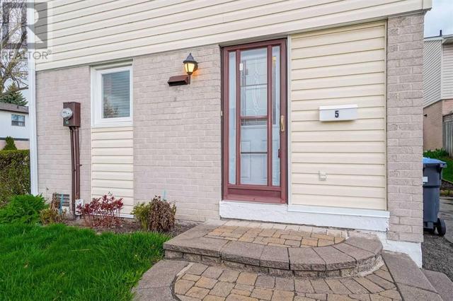 5 Holmcrest Crt, House detached with 3 bedrooms, 2 bathrooms and 2 parking in Brampton ON | Image 6