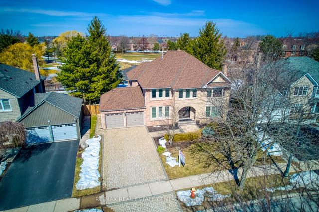 2093 Country Club Dr, House detached with 5 bedrooms, 4 bathrooms and 6 parking in Burlington ON | Image 23
