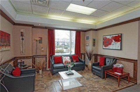 902 - 2 Neptune Dr, Condo with 2 bedrooms, 2 bathrooms and 1 parking in Toronto ON | Image 3