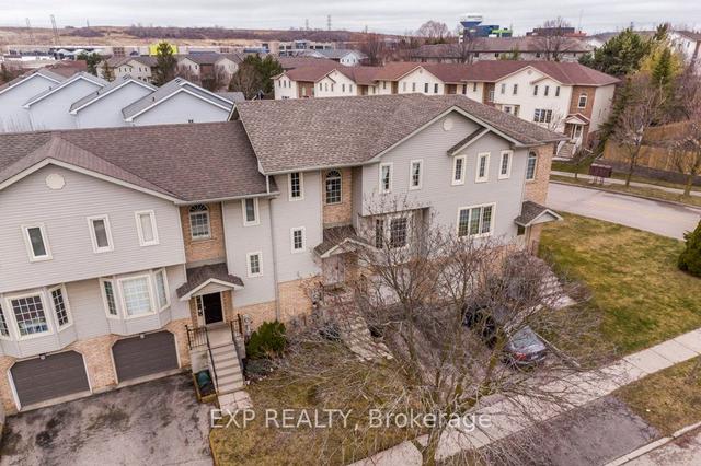 219 Baker St E, House attached with 3 bedrooms, 2 bathrooms and 2 parking in Waterloo ON | Image 29