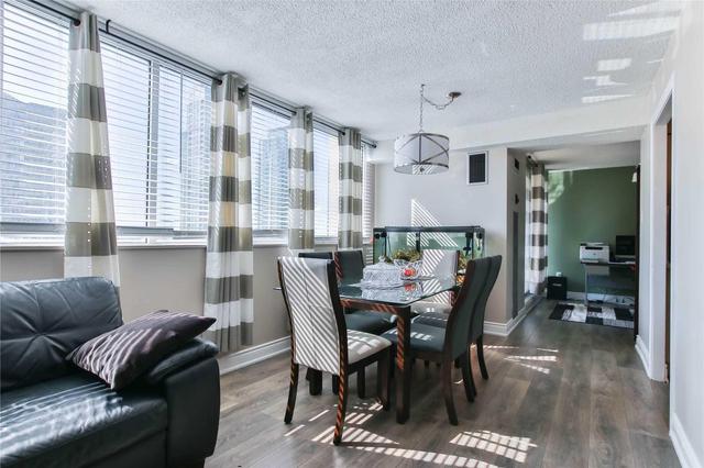 1009 - 3590 Kaneff Cres, Condo with 2 bedrooms, 2 bathrooms and 2 parking in Mississauga ON | Image 4