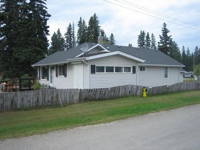 1108 Main Avenue E, House detached with 1 bedrooms, 1 bathrooms and 4 parking in Sundre AB | Image 2