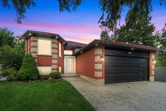 26 Mcgregor Crt, House detached with 3 bedrooms, 3 bathrooms and 6 parking in Southgate ON | Card Image