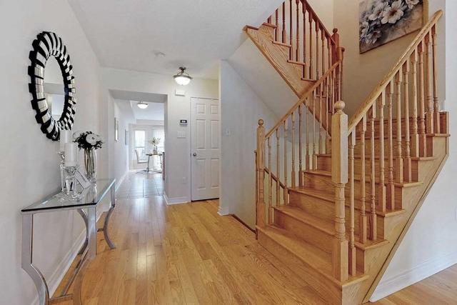 26 Kawneer Terr, House attached with 4 bedrooms, 3 bathrooms and 2 parking in Toronto ON | Image 13