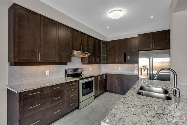 40 Tapadero Avenue, House detached with 4 bedrooms, 4 bathrooms and 4 parking in Ottawa ON | Image 11