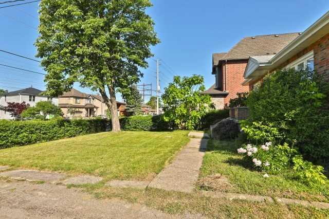 1071 Haig Blvd, House detached with 3 bedrooms, 2 bathrooms and 5 parking in Mississauga ON | Image 4