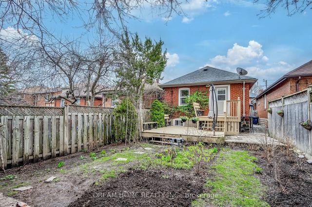 182 Lawrence Ave W, House detached with 2 bedrooms, 2 bathrooms and 1 parking in Toronto ON | Image 21