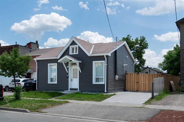 29 Sheridan St, House detached with 3 bedrooms, 1 bathrooms and 1 parking in Brantford ON | Card Image