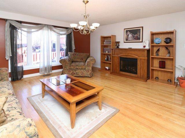 89 Simmons Blvd, House detached with 3 bedrooms, 2 bathrooms and 3 parking in Brampton ON | Image 10