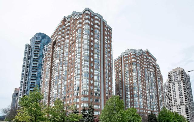910 - 335 Webb Dr, Condo with 2 bedrooms, 2 bathrooms and 1 parking in Mississauga ON | Image 1