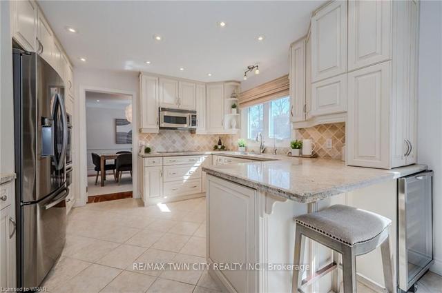 39 Huntley Cres, House detached with 4 bedrooms, 3 bathrooms and 8 parking in Kitchener ON | Image 20