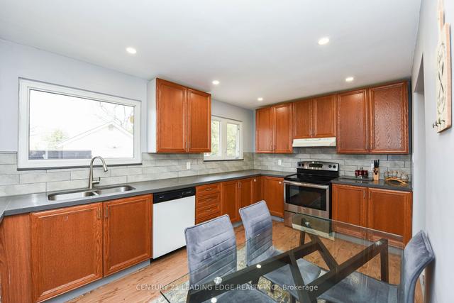 34 Paragon Rd, House detached with 3 bedrooms, 2 bathrooms and 7 parking in Toronto ON | Image 2