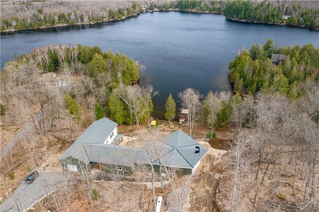 720 South Shore Drive, House detached with 4 bedrooms, 2 bathrooms and 5 parking in Parry Sound, Unorganized, Centre Part ON | Image 2