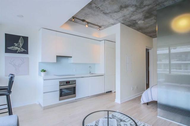 820 - 629 King St, Condo with 1 bedrooms, 1 bathrooms and 0 parking in Toronto ON | Image 2