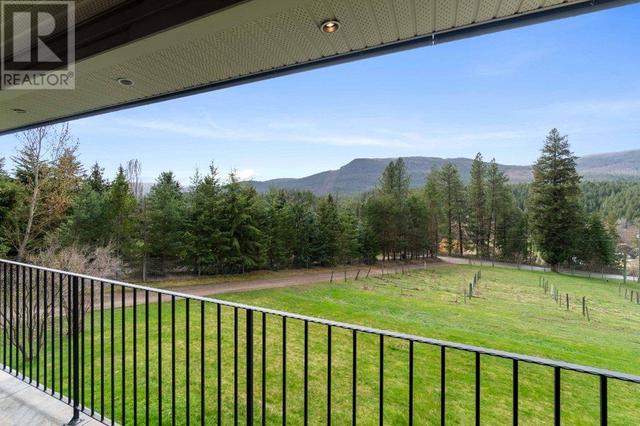 2457 Salmon River Road, House detached with 6 bedrooms, 3 bathrooms and 2 parking in Columbia Shuswap D BC | Image 35